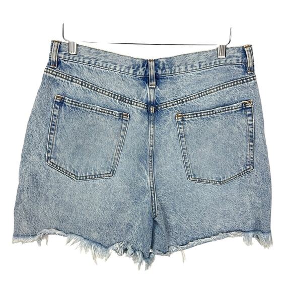 Fashion Nova V-waist High Rise Light Wash Distressed Cotton Denim Shorts Size 13 - Picture 3 of 7